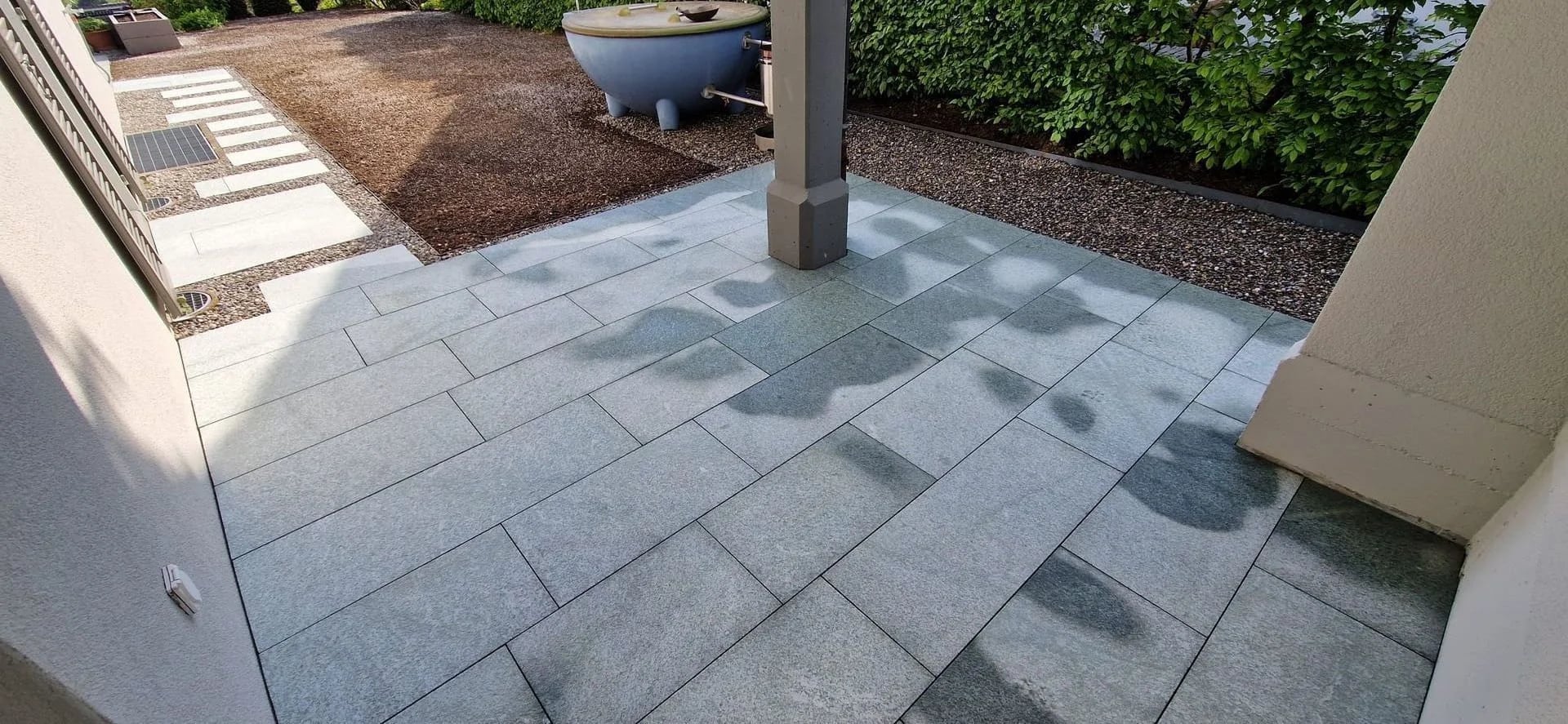 Sitzplatz mit Andeer-Platten in Stettfurt - Bild 1