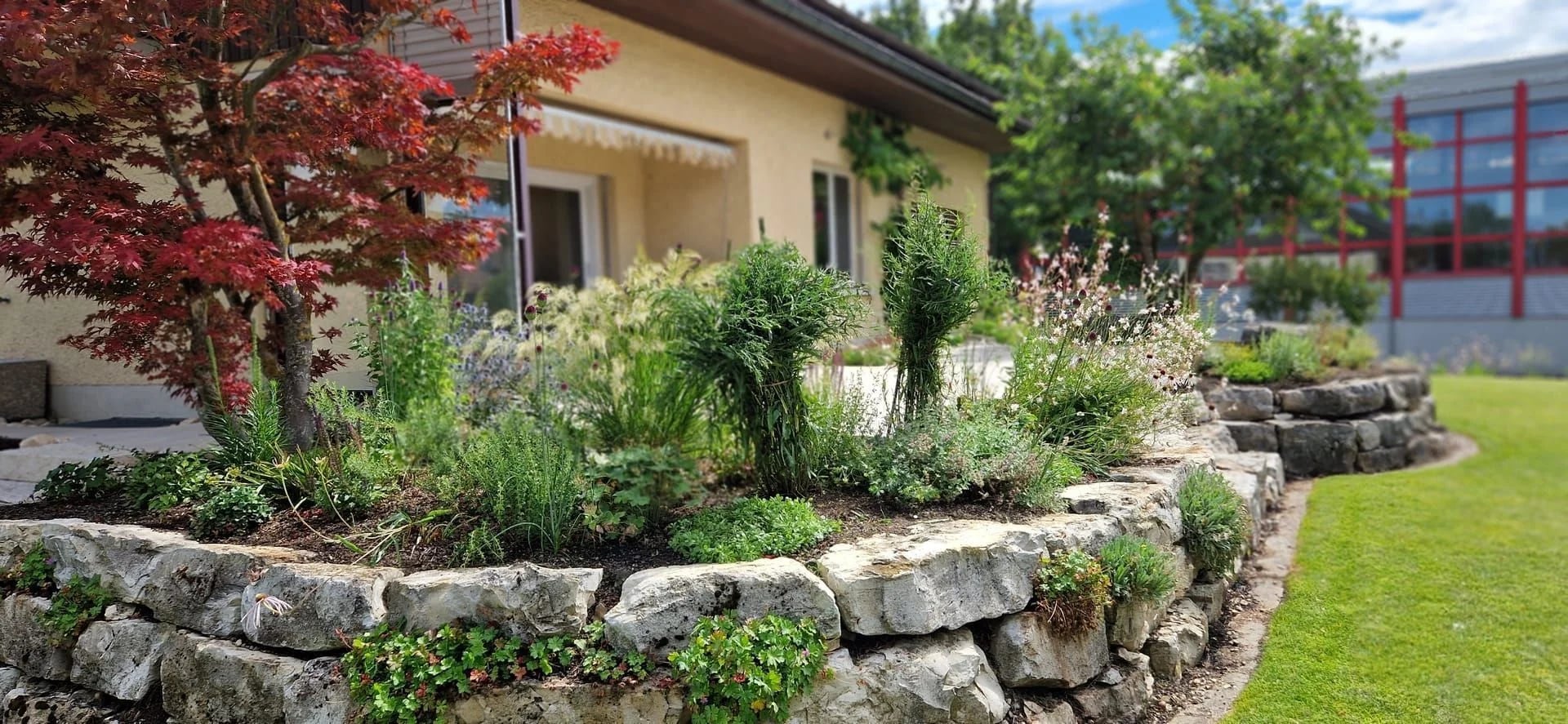 Gesamtsanierung mit grossem Umschwung - Bild 1