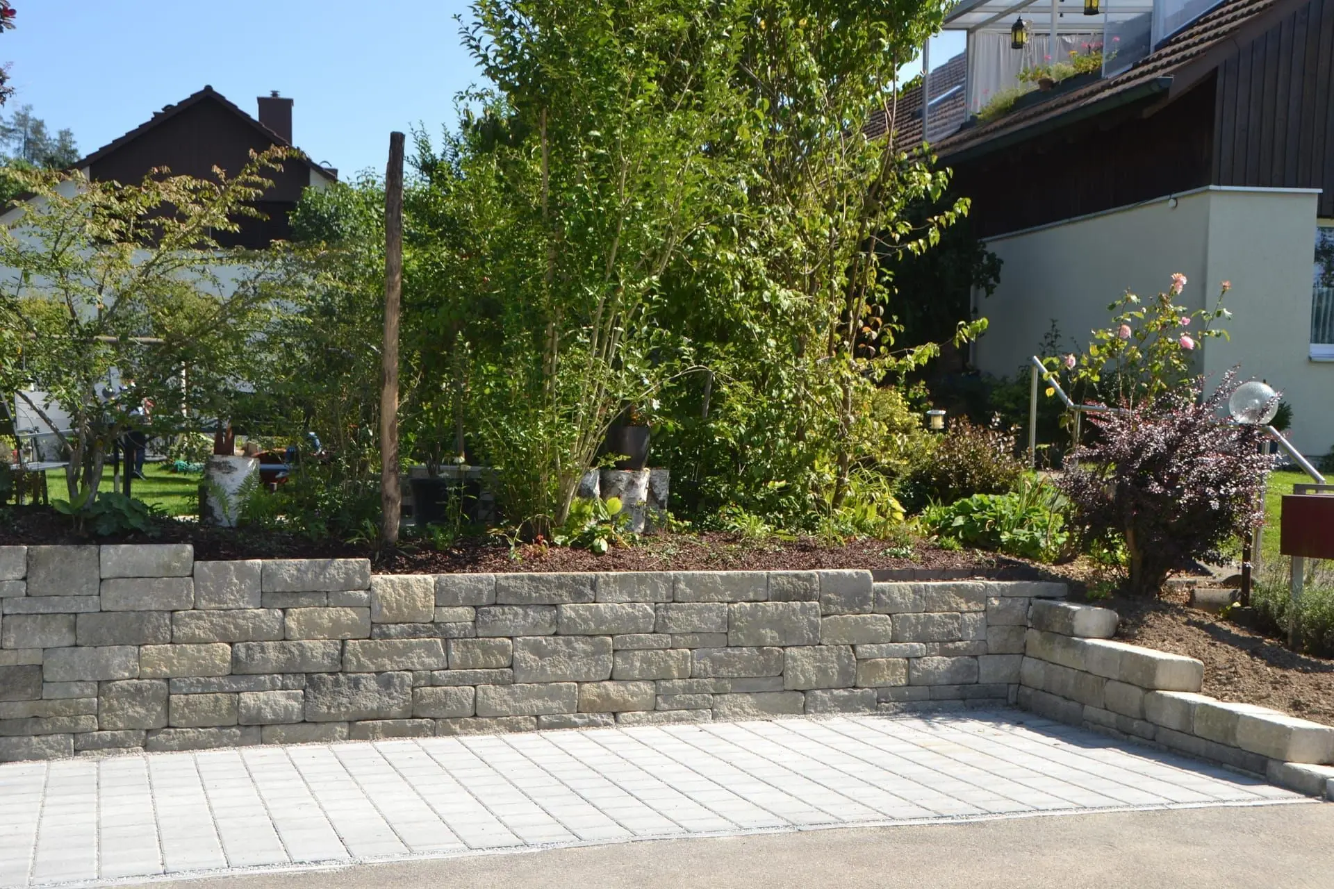 Trockenmauer, Natursteinmauer & Akazienholz-Mauern